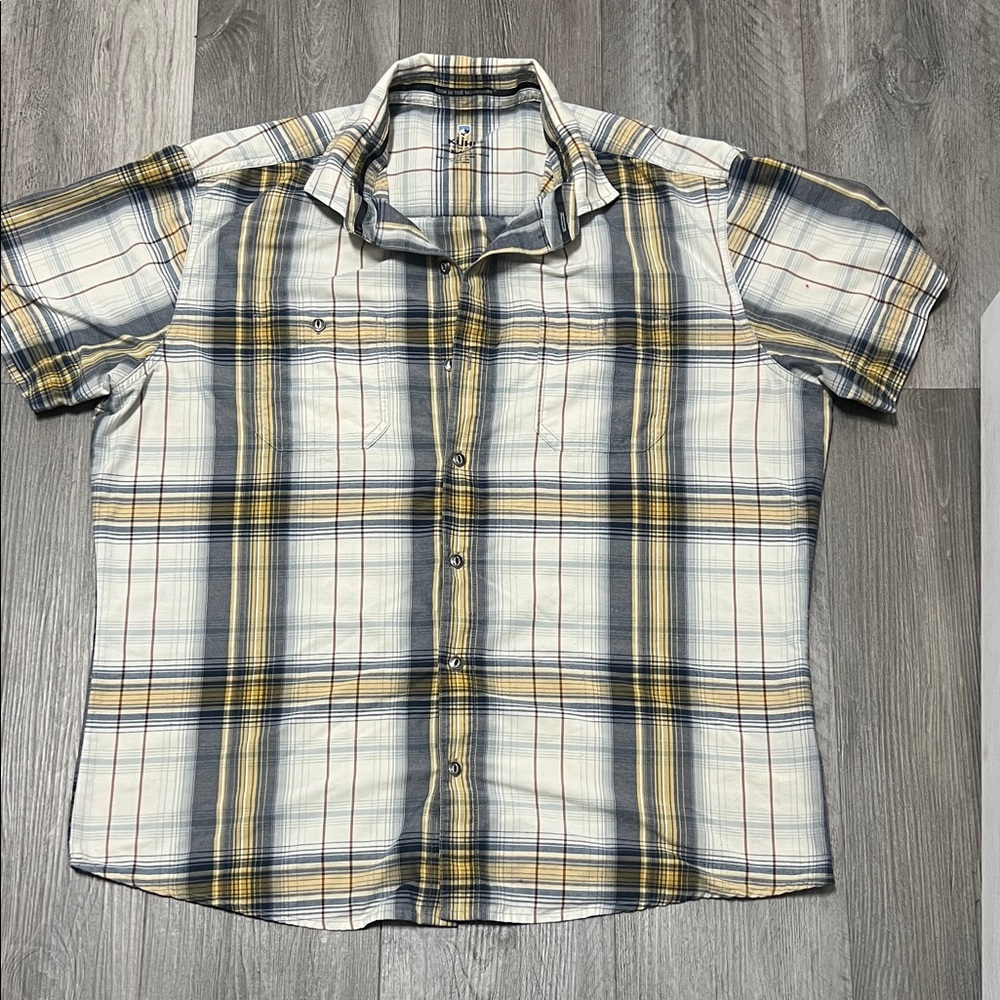 Kuhl Men’s short sleeve button down shirt / size XL